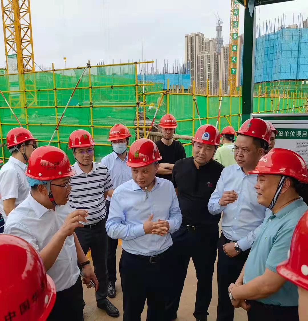 四川省住建廳黨組書記、廳長何樹平一行到玉景苑項(xiàng)目調(diào)研